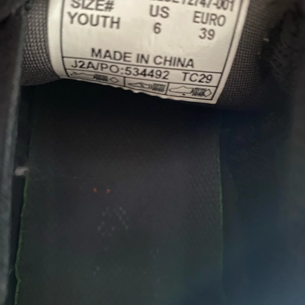 Bogs Kicker Chelsea‎ ankle water resistant Black Slip-On boots youth size 6
